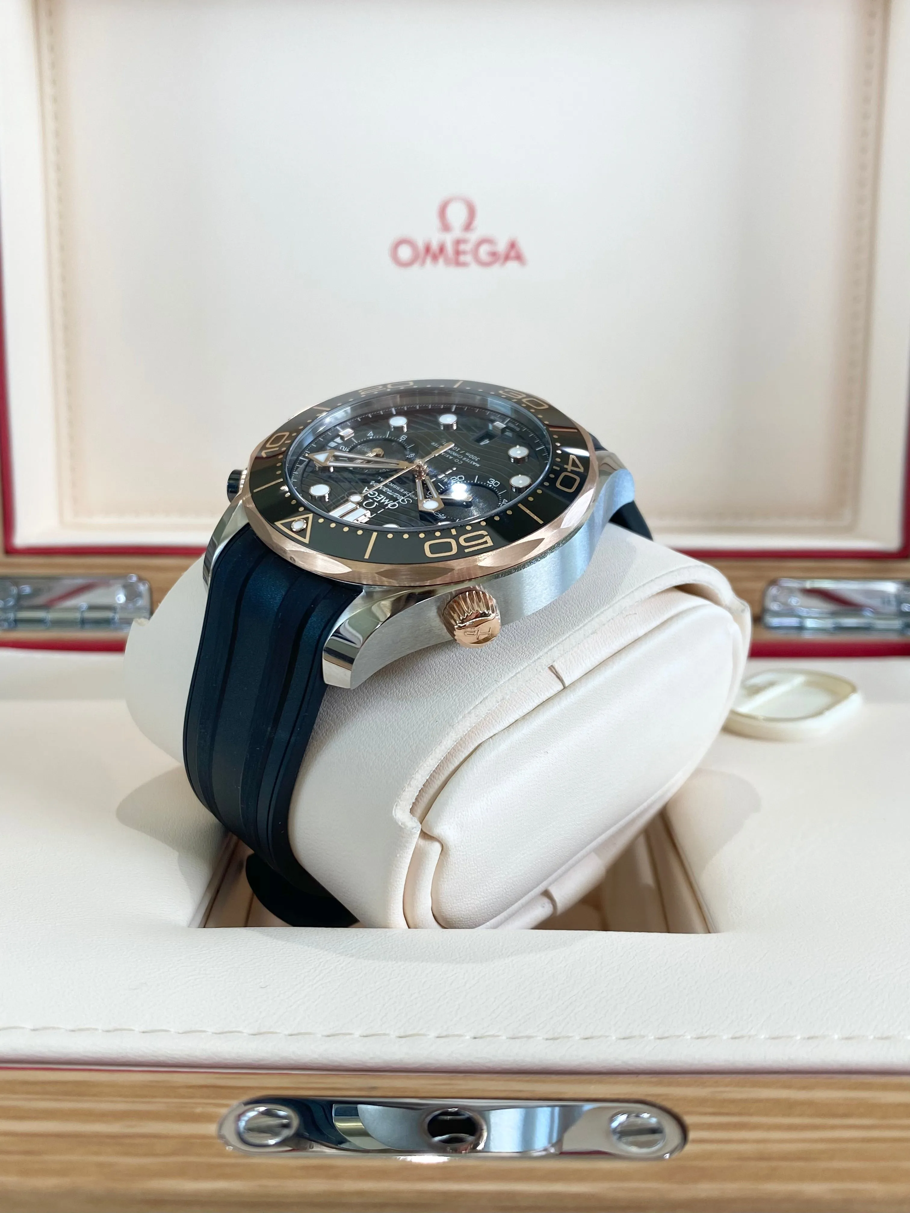 2023 Omega Seamaster Diver 300M