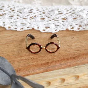 Brown Round Glasses Ring