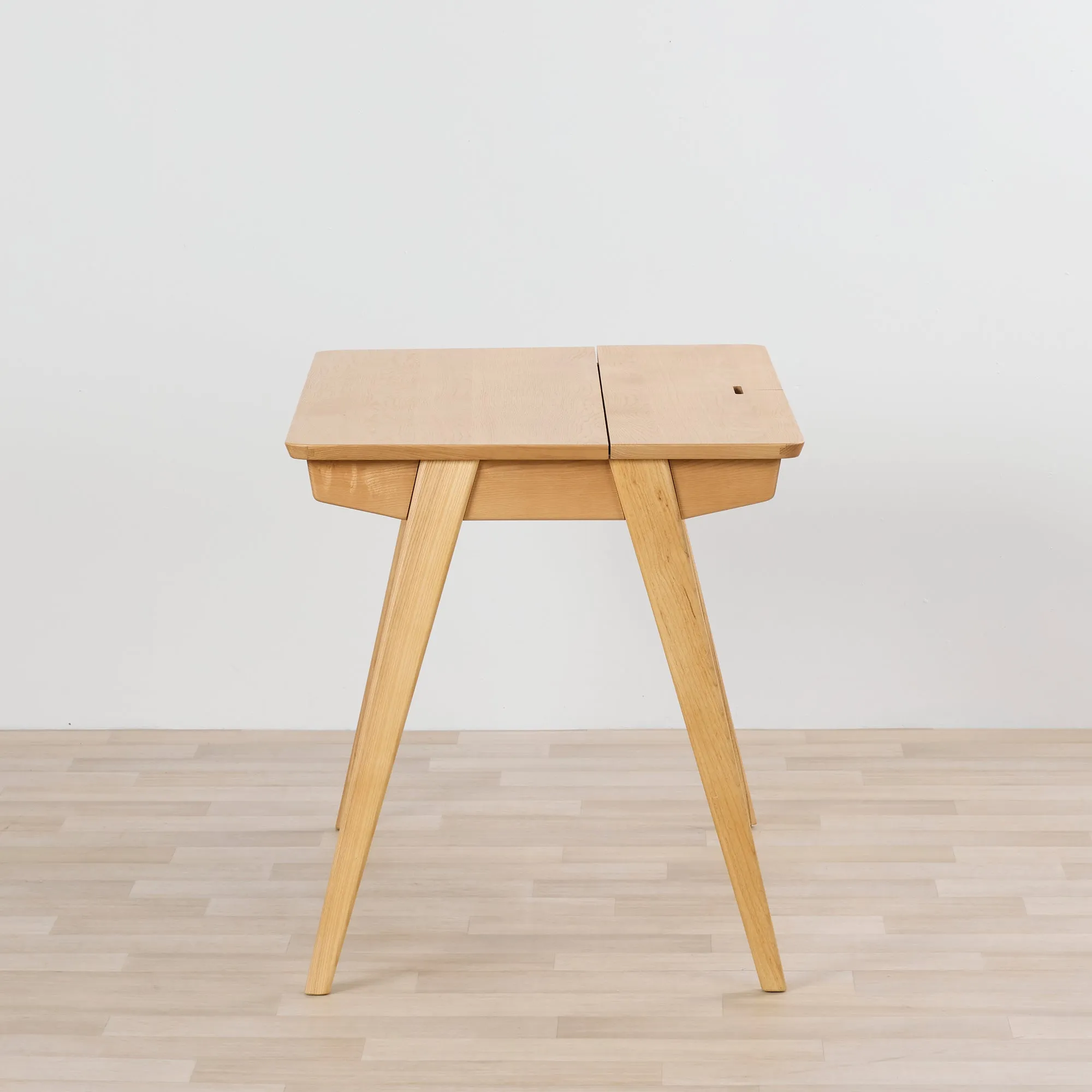 Hugo Desk - Oak