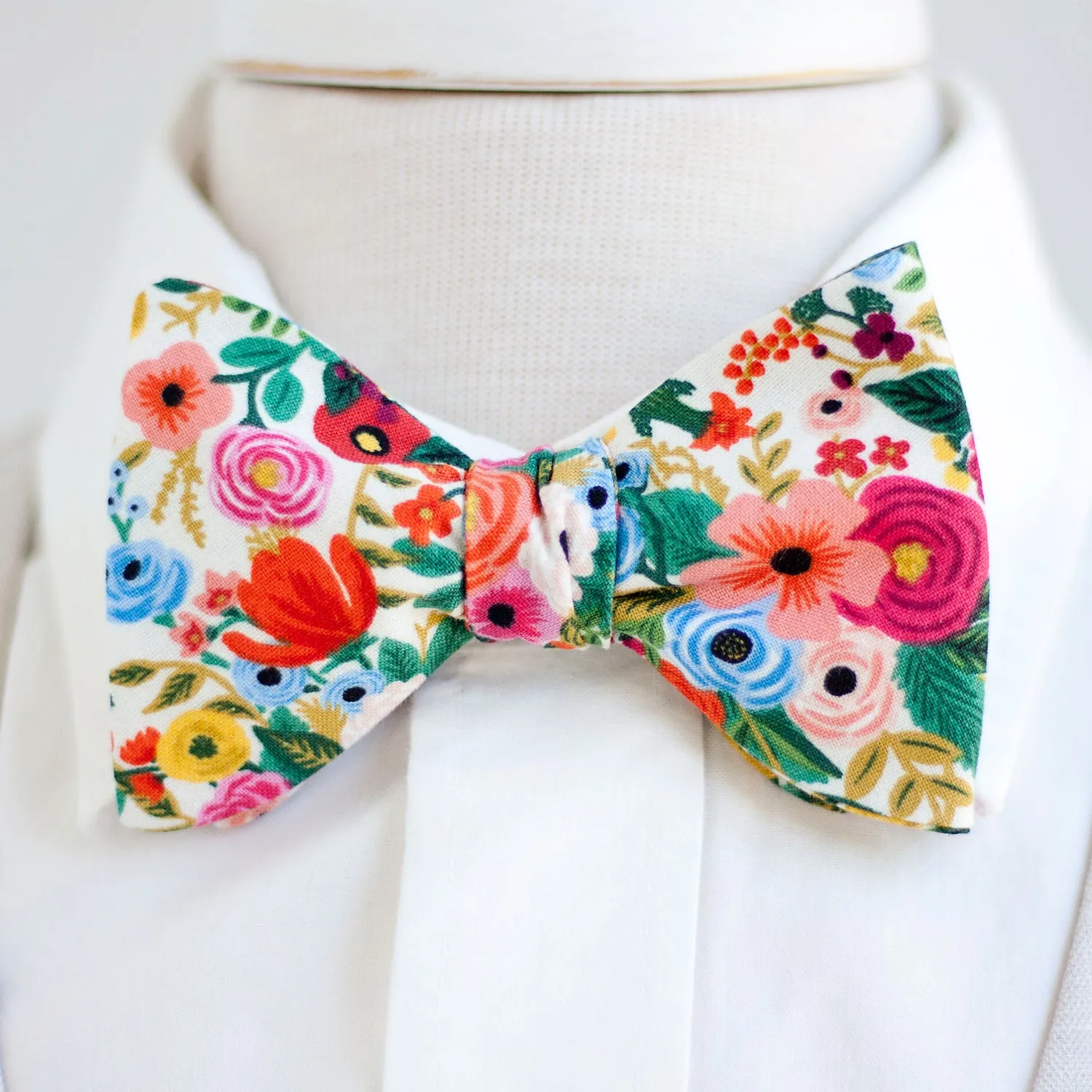 Men's Freestyle Self-Tie Bow Tie / Petite Garden Party In Cream